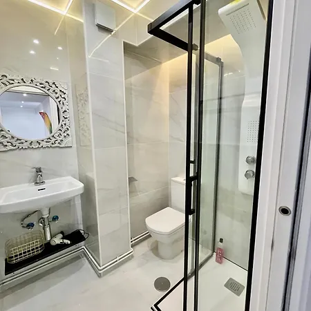 San Lorenzo 2 דירה *